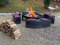 Feuerstelle mit Feuerschale und Gartenmöbel